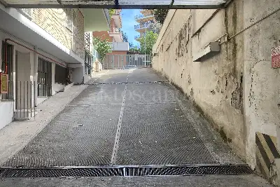 Box in vendita, Via Federico Tosi, Roma