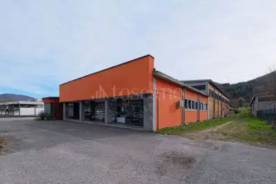 Capannone in vendita, Via Provinciale, Mesenzana