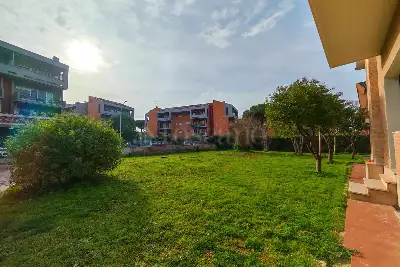 Casa in vendita, Via Teognide, Roma