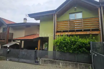 Casa Indipendente in vendita, Via Monte Generoso, Colverde