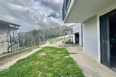 Casa Indipendente in vendita, Contrada Cesine, Avellino