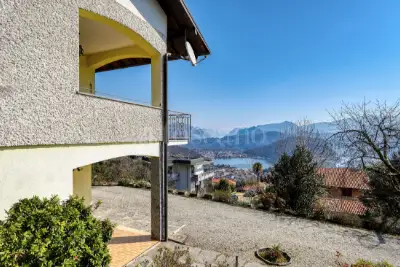 Villa Bifamiliare in vendita, Via Viconago, Cadegliano-Viconago