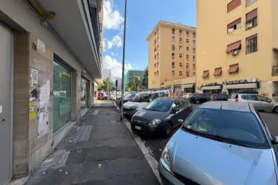 Negozio in vendita, Via Calpurnio Pisone, Roma