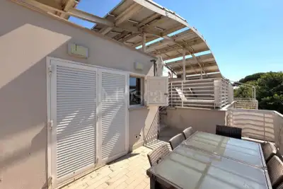 Casa in vendita, Viale della Pineta di Fregene, Fiumicino