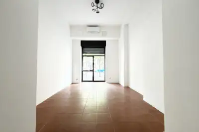 Negozio in affitto, Via Piacenza 20, Milano