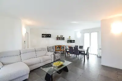 Casa in vendita, Viale Giulio Cesare, Como