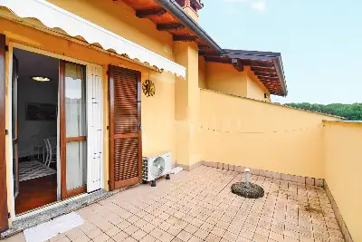 Villa in vendita, Via Volontari della Libertà, Erba