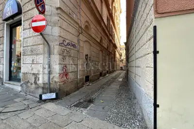 Negozio in vendita, Vicolo Bertolinis, Sassari