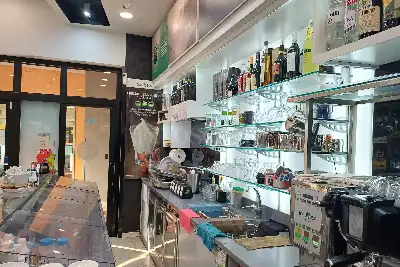 Attività Commerciale in vendita, Viale Palmiro Togliatti, Roma