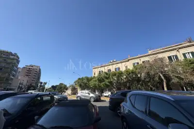 Negozio in vendita, Piazza Leoni, Palermo