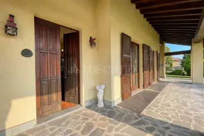 Villa in vendita, Via Fratelli Rosselli, Lograto