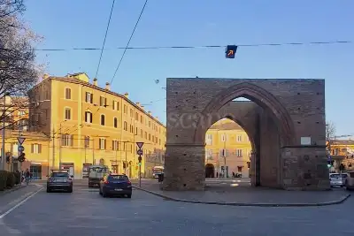 Stabile Uso Ufficio in vendita, Via Mazzini, Bologna