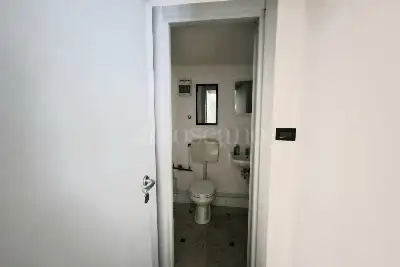 Negozio in vendita, Via Mariano Stabile, Palermo