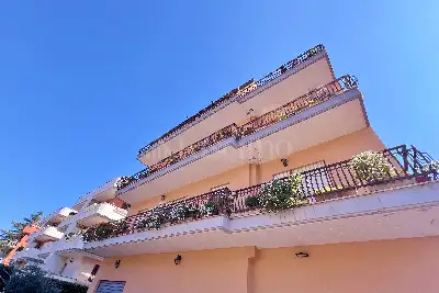 Casa in vendita, Via Gorlago, Roma