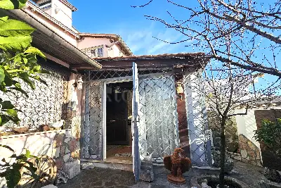 Casa in vendita, Via Teverone, Ardea