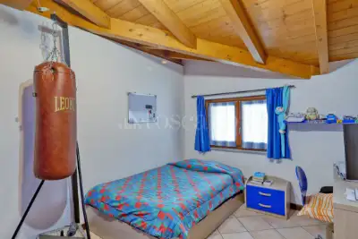 Casa in vendita, Via P. Bozzolo, Marchirolo