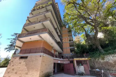 Casa in vendita, Via Quadroni, Roma