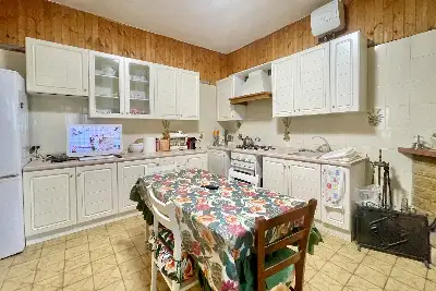 Villa in vendita, Via Giacomo Leopardi, Nepi