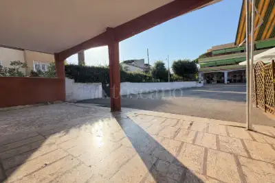 Negozio in affitto, Piazza Tor Caldara, Anzio