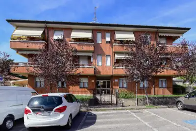 Casa in vendita, Piazza IV Novembre, Capiago Intimiano