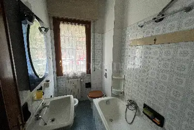 Casa in vendita, Via Montello, Corsico