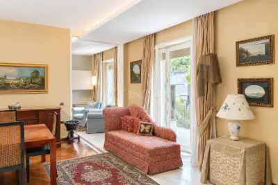 Casa in vendita, Via Raffaele Morghen, Napoli