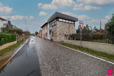 Villino a Schiera in vendita, Via Attimis, Udine