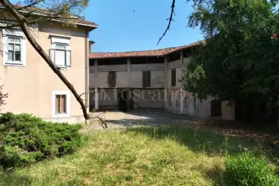 Rustico in vendita, Piazza Savoldi, Lonato del Garda