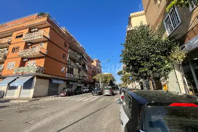 Negozio in vendita, Via Urbano Ratttazzi, Pomezia