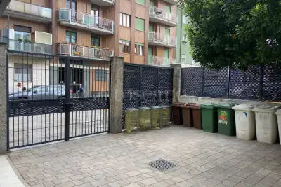 Negozio in affitto, Via Fiuggi, Milano
