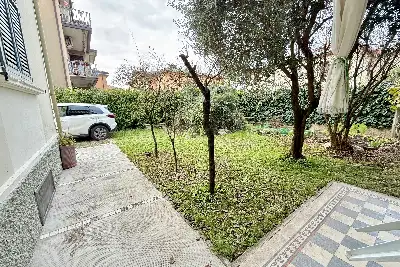 Villa Bifamiliare in vendita, Via Crotte, Brescia