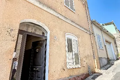 Casa Indipendente in vendita, Via Fratelli Bandiera, Osilo