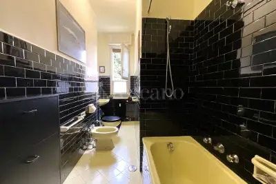 Casa in vendita, Via Achille Bizzoni, Milano