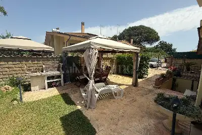 Villa Plurifamiliare in vendita, Via Ovodda, Fiumicino