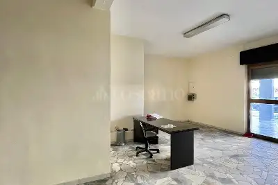 Negozio in affitto, Via Cesinali, Atripalda