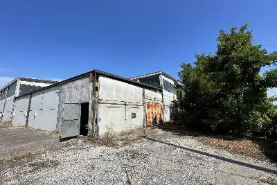 Capannone in vendita, Via delle Barazzine, Pieve Porto Morone