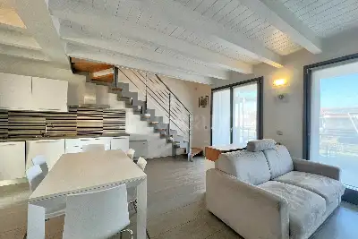 Casa in vendita, Lungolago Giuseppe Garibaldi, Peschiera del Garda