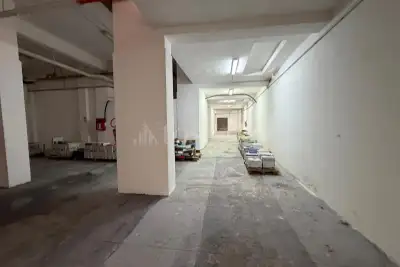 Magazzino in vendita, Via Arturo Graf, Palermo