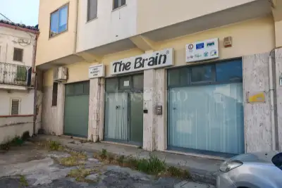 Magazzino in vendita, Via degli Svevi, Catanzaro