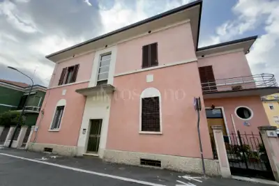 Villa Plurifamiliare in vendita, Villaggio Ferrari, Brescia