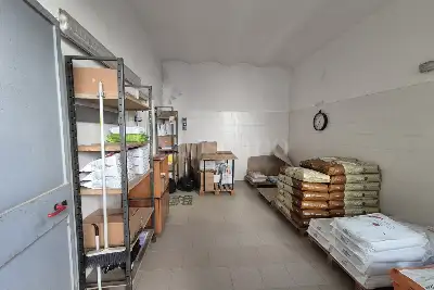 Magazzino in vendita, Via Carducci, Cantù