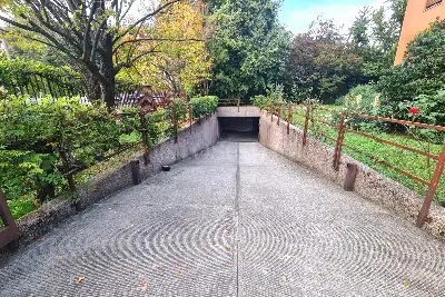 Box in vendita, Via Maroncelli 10, Monza