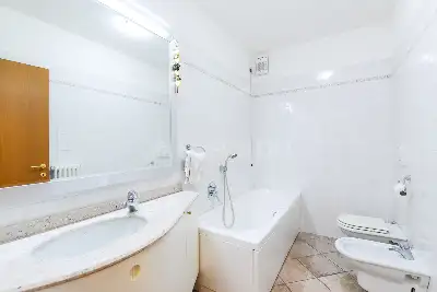 Casa in vendita, Via Riazzolo, Erba