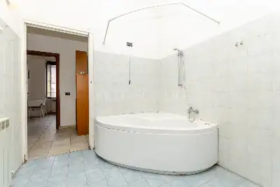 Casa in vendita, Via Luigi Porro Lambertenghi, Milano