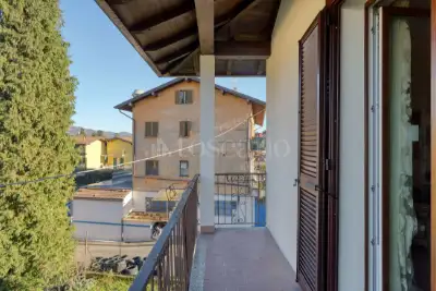 Casa in vendita, Via Statale, Marchirolo