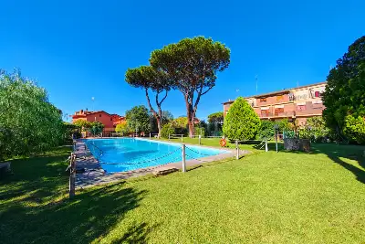 Villino a Schiera in vendita, Via Sofocle , Roma