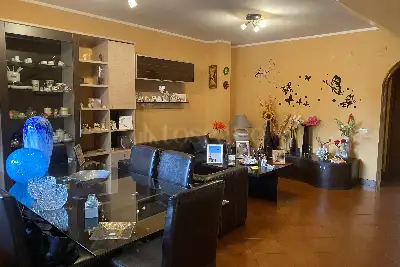 Villino a Schiera in vendita, Via di Ponte Ladrone, Roma