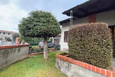 Villa in vendita, Via Milite Ignoto, Robecchetto con Induno
