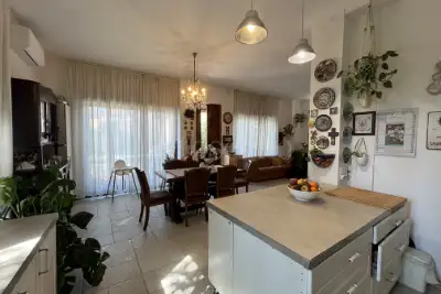 Casa in vendita, Via Angelo Bisi, Milano