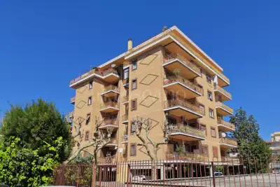 Casa in vendita, Via Francesco Roncati, Roma